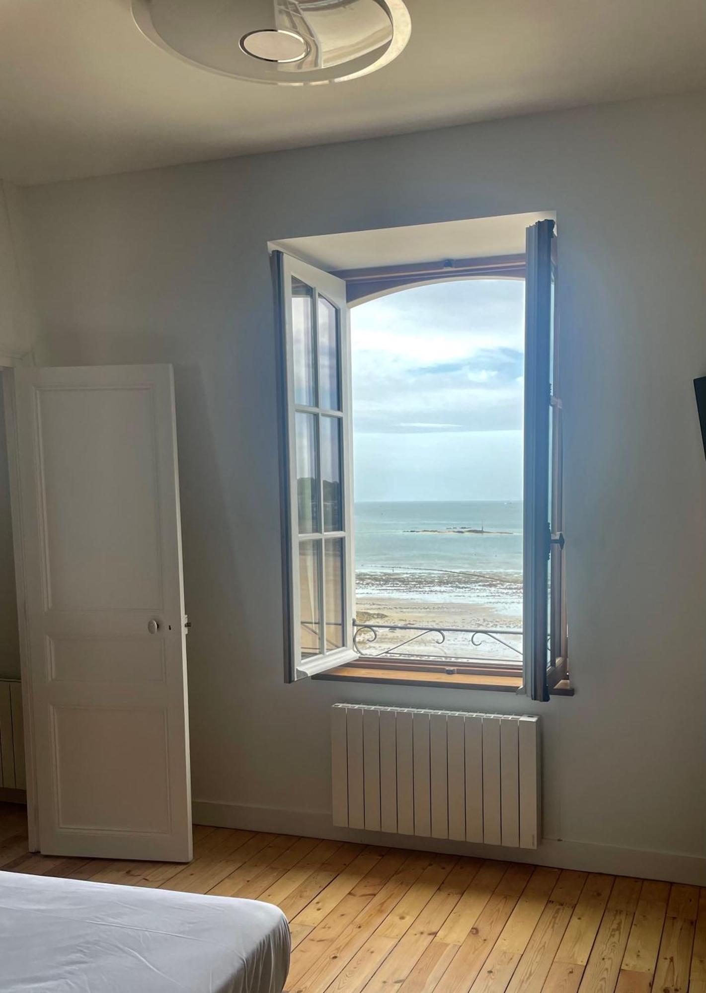 Le Royal XIX Vue Mer 212 Dinard Exteriör bild