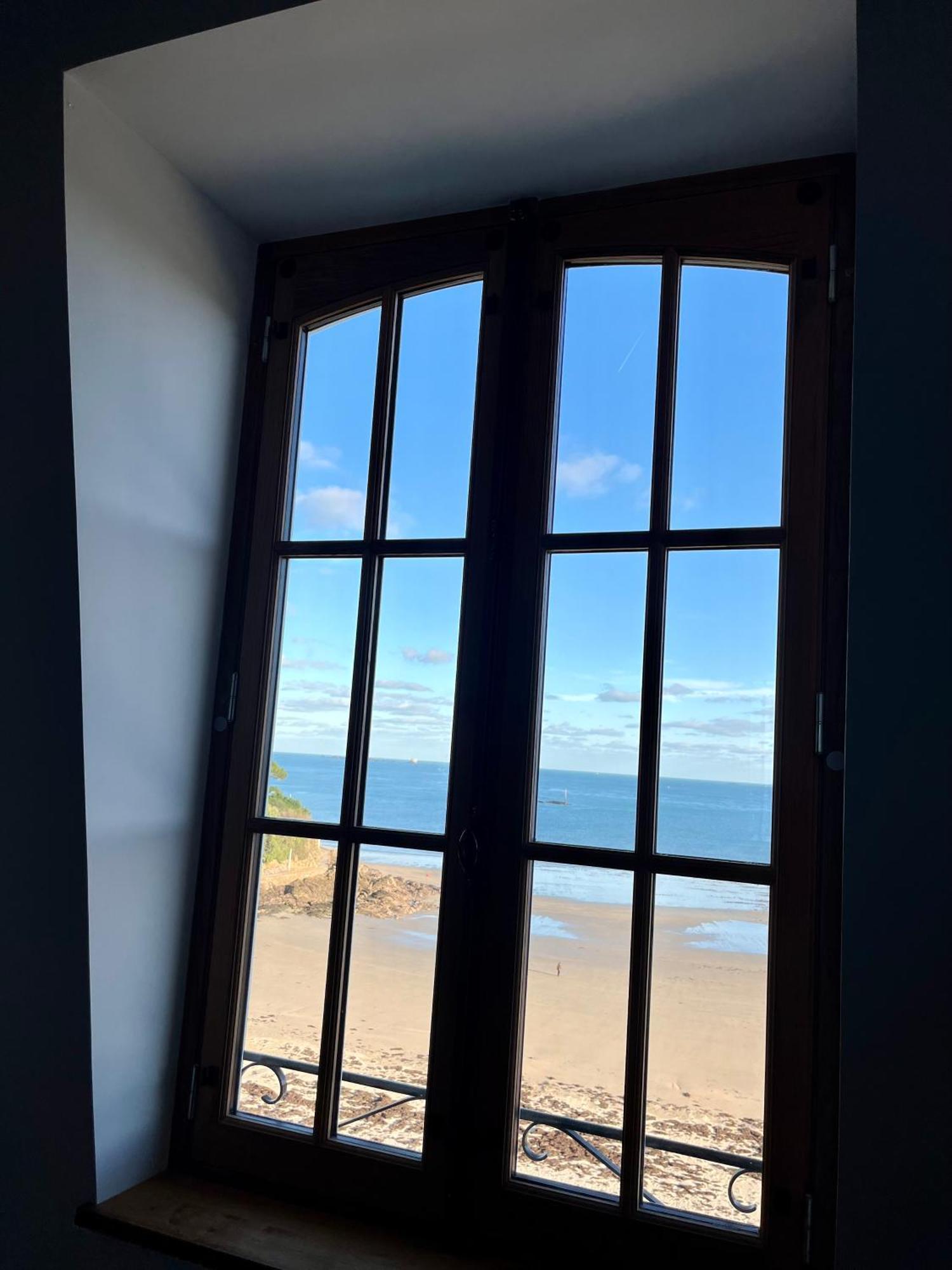 Le Royal XIX Vue Mer 212 Dinard Exteriör bild