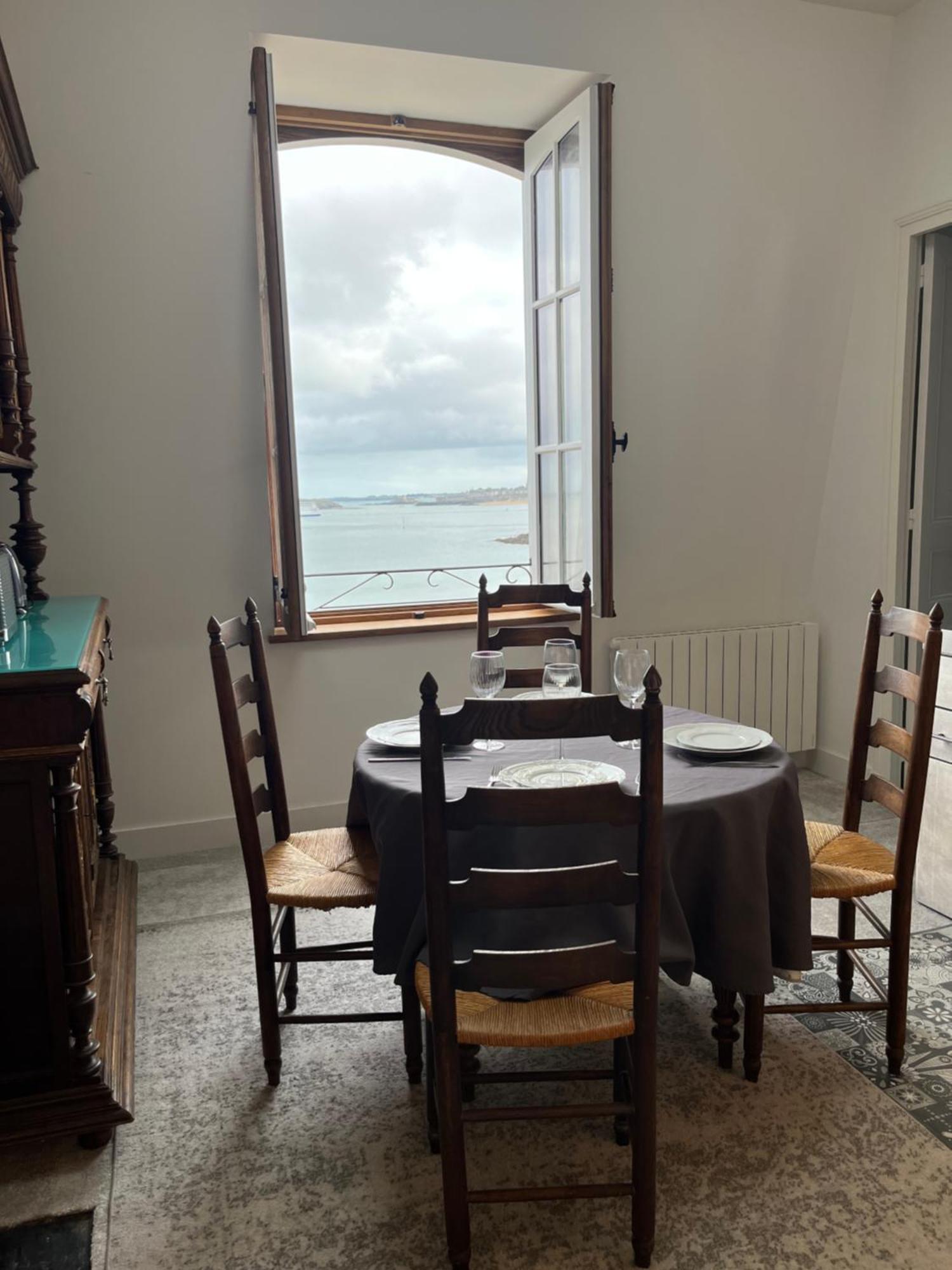 Le Royal XIX Vue Mer 212 Dinard Exteriör bild