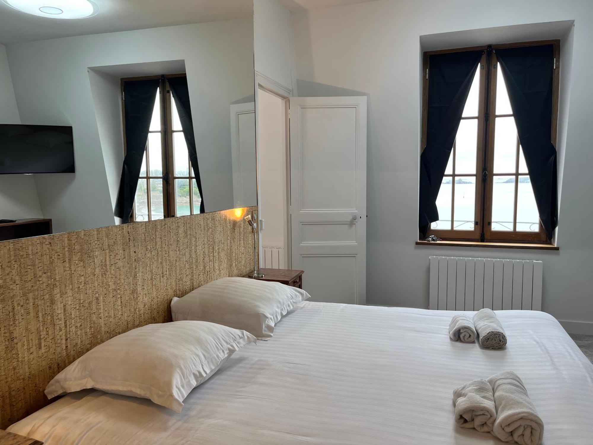 Le Royal XIX Vue Mer 212 Dinard Exteriör bild